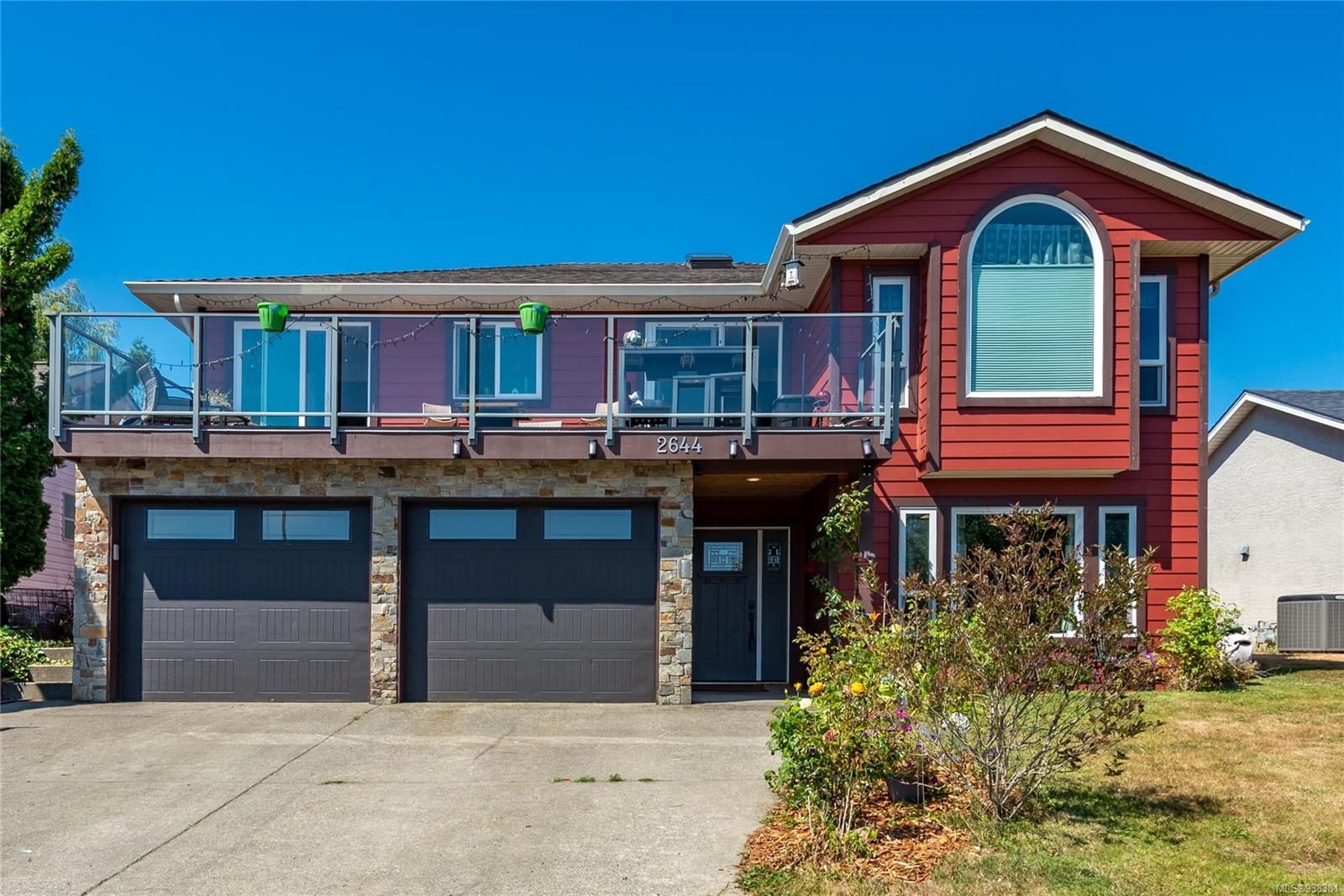 New property listed in CR Willow Point, Campbell River